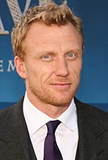 How tall is Kevin McKidd?